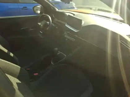 Photo 14 Peugeot 2008  PureTech 100 S&S BVM6