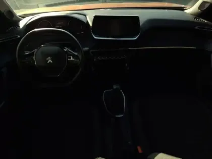 Photo 16 Peugeot 2008  PureTech 100 S&S BVM6