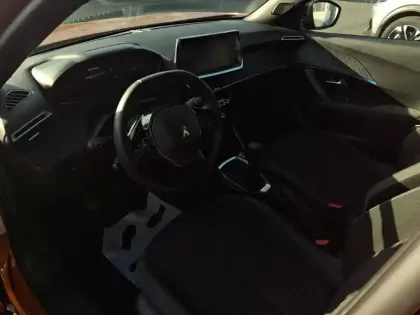 Photo 12 Peugeot 2008  PureTech 100 S&S BVM6