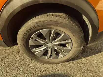 Photo 8 Peugeot 2008  PureTech 100 S&S BVM6