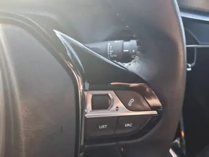 Photo 19 Peugeot 2008  PureTech 100 S&S BVM6