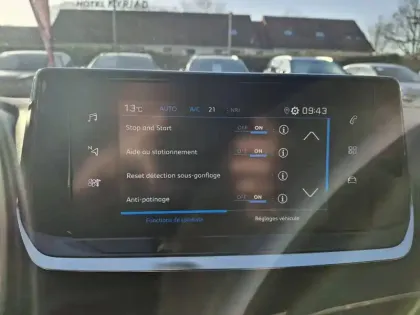 Photo 26 Peugeot 2008  PureTech 100 S&S BVM6