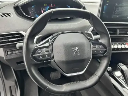 Photo 32 Peugeot 3008  Hybrid 225 e-EAT8