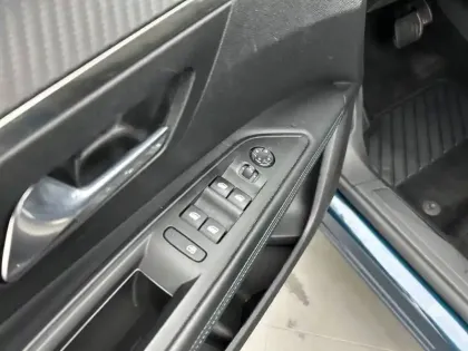 Photo 41 Peugeot 3008  Hybrid 225 e-EAT8