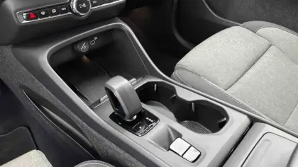 Photo 19 Volvo Xc40  B3 163 ch DCT7