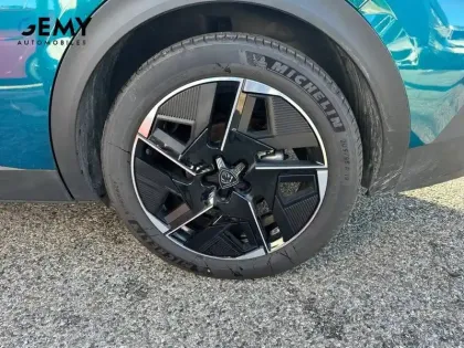 Photo 10 Peugeot 408  Hybrid 136 e-DCS6