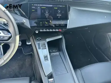 Photo 14 Peugeot 408  Hybrid 136 e-DCS6