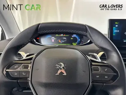 Photo 12 Peugeot 3008  Hybrid 225 e-EAT8