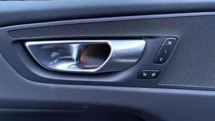 Photo 14 Volvo Xc60  T6 AWD Hybride rechargeable 253 ch+145 ch Geartronic 8