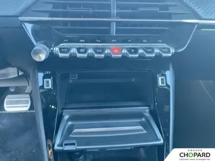 Photo 13 Peugeot 2008  PureTech 130 S&S EAT8