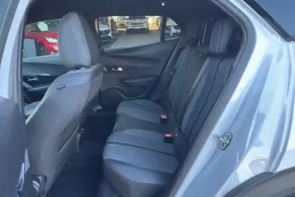 Photo 9 Peugeot 2008  PureTech 100 S&S BVM6