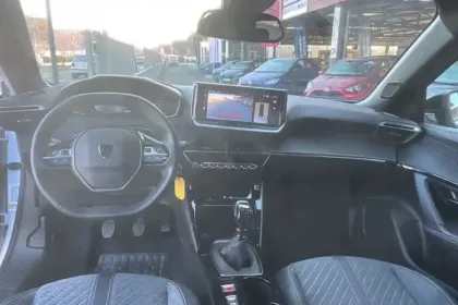 Photo 11 Peugeot 2008  PureTech 100 S&S BVM6