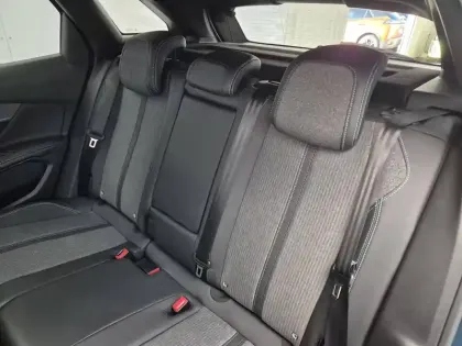 Photo 24 Peugeot 3008  Hybrid 136 e-DCS6