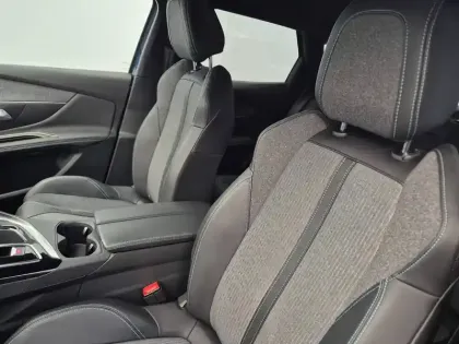 Photo 23 Peugeot 3008  Hybrid 136 e-DCS6