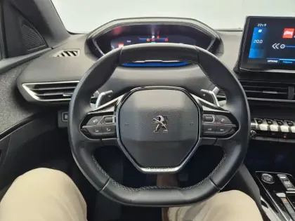 Photo 30 Peugeot 3008  Hybrid 136 e-DCS6
