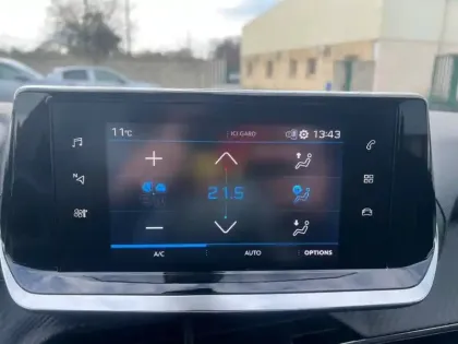 Photo 13 Peugeot 2008  PureTech 100 S&S BVM6