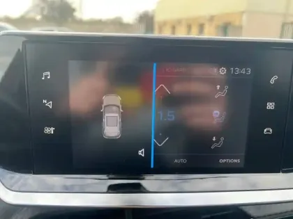 Photo 14 Peugeot 2008  PureTech 100 S&S BVM6