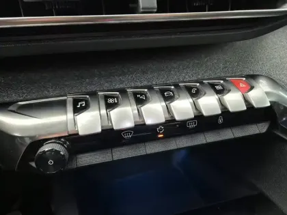 Photo 14 Peugeot 3008  Puretech 130ch S&S BVM6