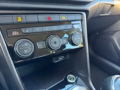 Photo 17 Volkswagen T-roc  1.0 TSI 115 Start/Stop BVM6