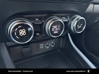 Photo 24 Renault Arkana  TCe 140 EDC FAP - 21B