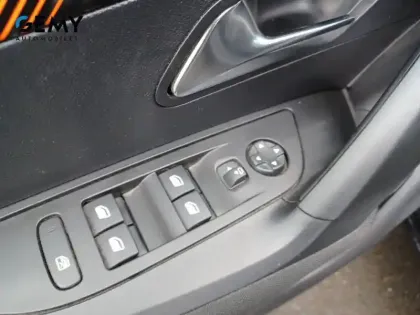 Photo 31 Peugeot 2008  PureTech 130 S&S EAT8