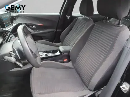 Photo 46 Peugeot 2008  PureTech 130 S&S EAT8