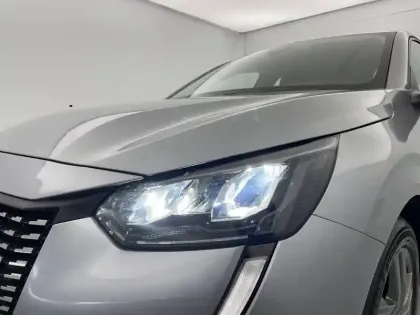 Photo 32 Peugeot 208  PureTech 75 S&S BVM5