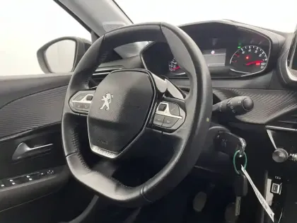 Photo 29 Peugeot 208  PureTech 75 S&S BVM5