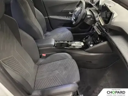 Photo 32 Peugeot 2008  Hybrid 145 e-DCS6