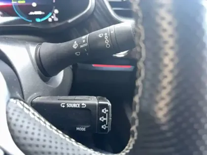 Photo 58 Renault Arkana  E-Tech hybride 145 - 22