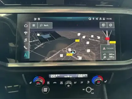 Photo 10 Audi Q3  45 TFSIe 245 ch S tronic 6