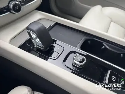 Photo 12 Volvo Xc60  T6 Recharge AWD 253 ch + 145 ch Geartronic 8