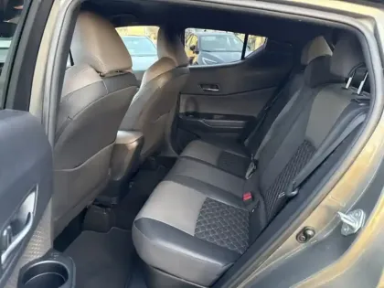 Photo 16 Toyota C-HR 2.0 184h Distinctive