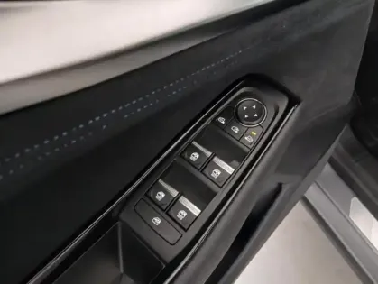 Photo 19 Renault Espace VI E-Tech full hybrid 200 GSR2 esprit Alpine