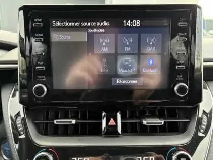 Photo 16 Toyota Corolla 122h Design