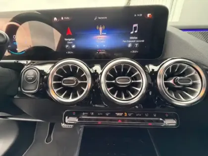 Photo 15 Mercedes GLA 250 e AMG Line