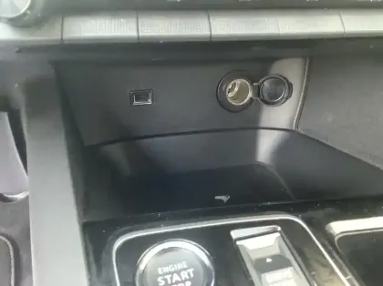 Photo 20 Peugeot 3008 Hybrid 136 e-DCS6 GT