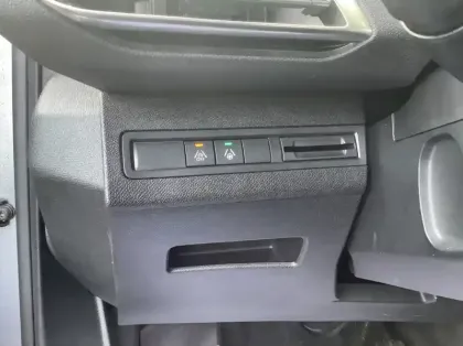 Photo 26 Peugeot 3008 Hybrid 136 e-DCS6 GT