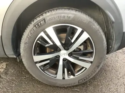 Photo 8 Peugeot 3008 Hybrid 136 e-DCS6 GT