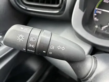 Photo 22 Toyota Yaris Hybride 116h Dynamic