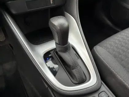 Photo 15 Toyota Yaris Hybride 116h Dynamic