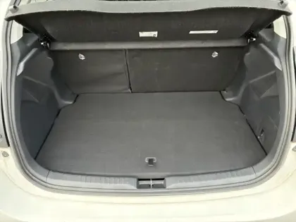 Photo 9 Toyota Yaris Hybride 116h Dynamic