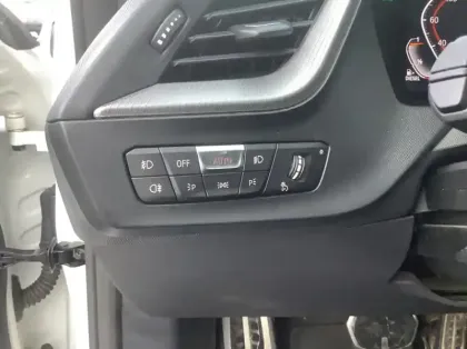 Photo 28 BMW Serie 1 F40 118d 150 ch BVA8 M Sport