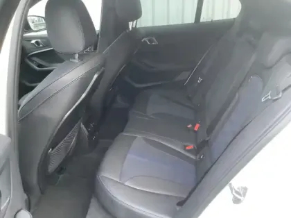 Photo 11 BMW Serie 1 F40 118d 150 ch BVA8 M Sport