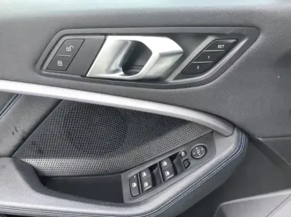 Photo 16 BMW Serie 1 F40 118d 150 ch BVA8 M Sport