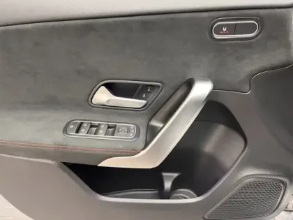 Photo 16 Mercedes Classe A Gén. IV (W177) Ph2 AMG Line 5