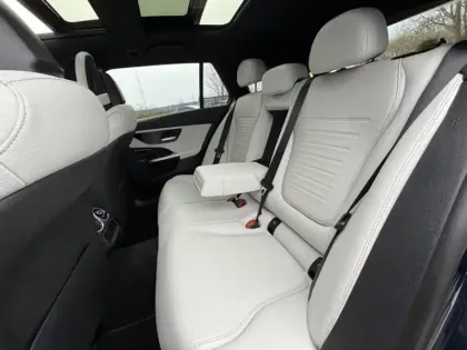 Photo 15 Mercedes Classe C 300 e Break AMG line