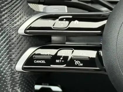 Photo 25 Mercedes Classe C 300 e Break AMG line