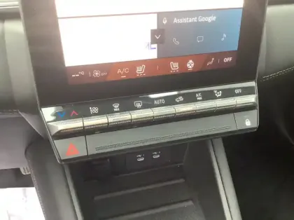 Photo 15 Renault Symbioz Nouveau E-Tech full hybrid 145 Iconic