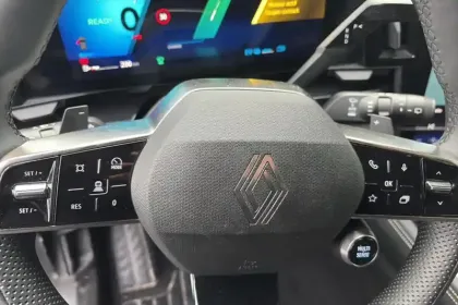 Photo 17 Renault Austral E-Tech full hybrid 200 GSR2 Iconic